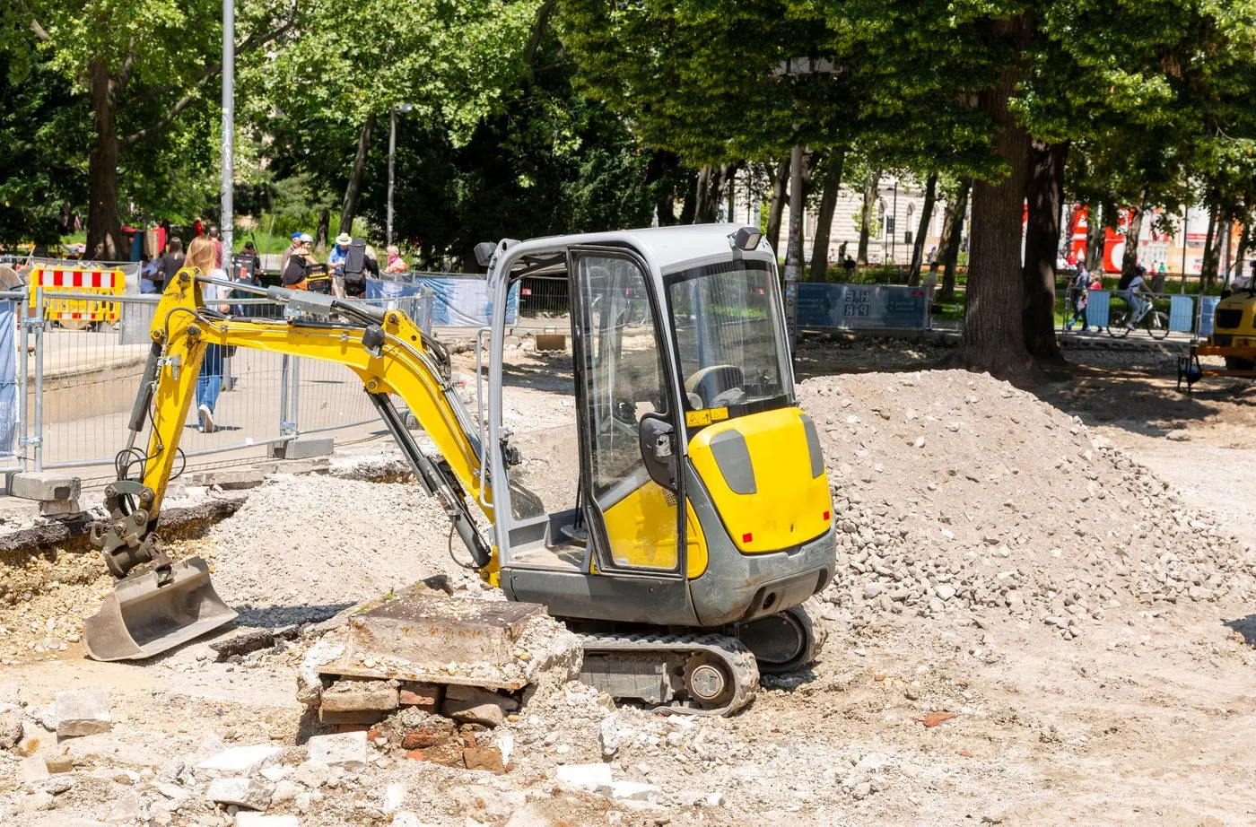 Mini Excavator Rental in Baton Rouge (stock photo)